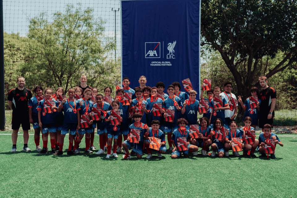 Transforme Sua Carreira de Corretor com as 5 Lições Inspiradoras da parceria AXA & Liverpool FC